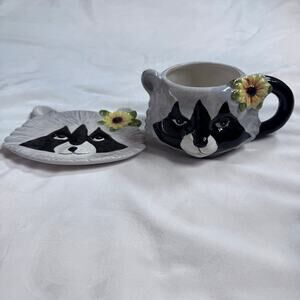 Robert Stanley Raccoon With Sunflower 3.75" x 5.50" Mug USED